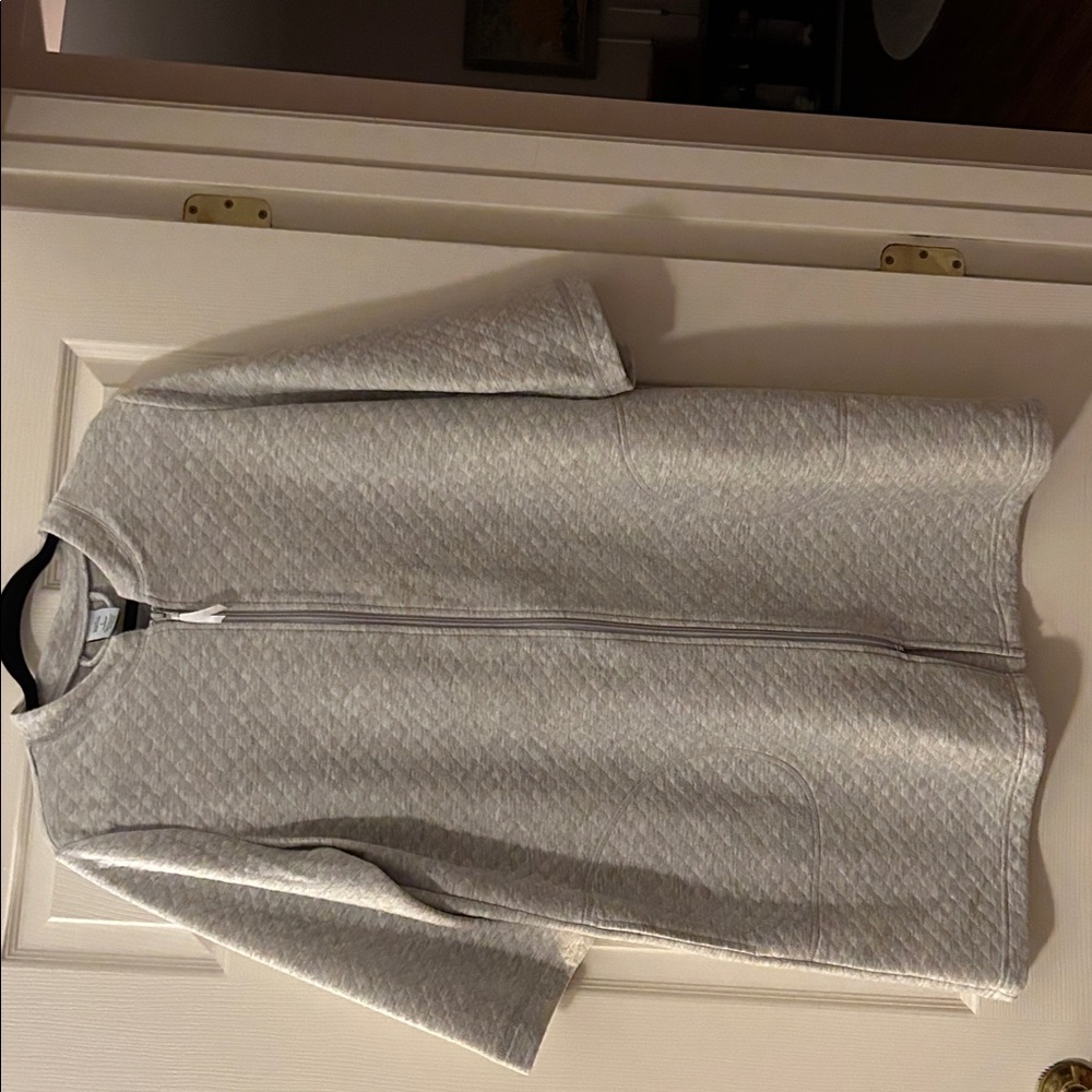 Ladies Knee-Length Bathrobe size Large - Picture 2 of 6